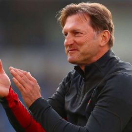 Southampton, Hasenhüttl'ın sözleşmesini uzattı
