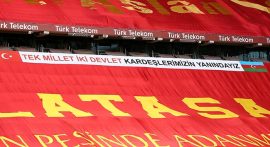 Azerbaycan'a destek pankartı