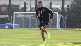Beşiktaş'ta Şilili futbolcu Enzo Roco'nun sözleşmesi feshedildi