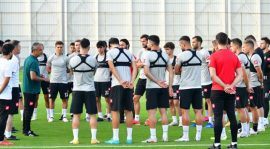 Konyaspor'da İsmail Kartal takımıyla ilk antrenmanına çıktı