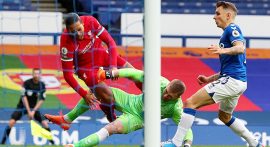Virgil van Dijk'ten Liverpool'a kötü haber