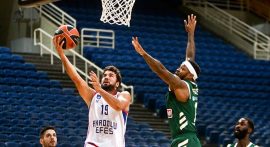 Anadolu Efes Yunanistan'dan galip döndü