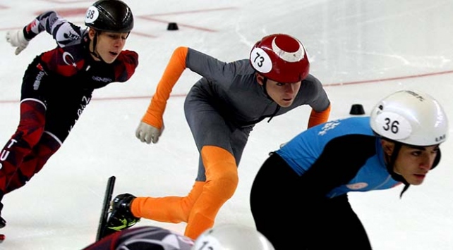 Buz pateninde Short Track Nene Hatun Kupası yarışları başladı
