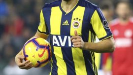 Fenerbahçe'de 1 futbolcunun koronavirüs testi pozitif çıktı