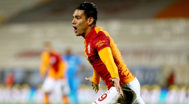 Galatasaray’da Falcao sakatlandı