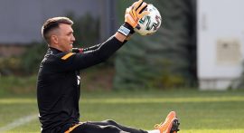 Muslera saha çalışmalarına başladı