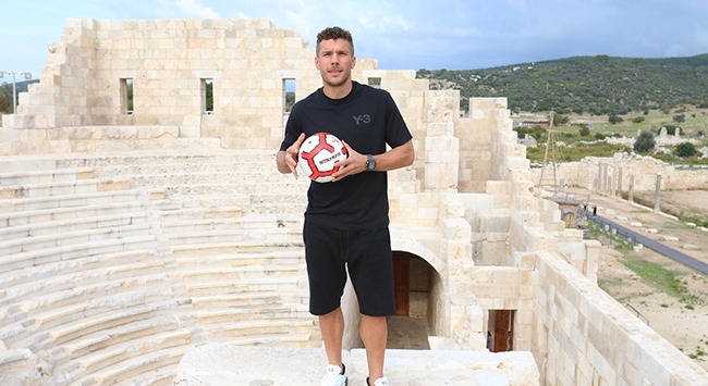 Podolski’den Patara Antik Kenti’nin tanıtımına destek