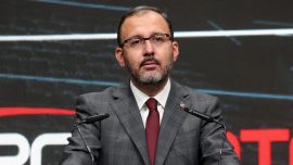 Bakan Kasapoğlu'ndan Merve Tuncel'e tebrik
