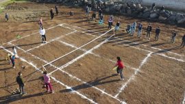 Bakan Kasapoğlu'ndan Viranşehirli köylülere tenis kortu sözü