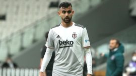 Beşiktaş'a Ghezzal'dan kötü haber