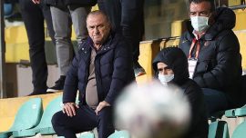 Fatih Terim'in cezası 4 maça düşürüldü
