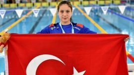 Milli yüzücü Merve Tuncel'den dünya gençler rekoru