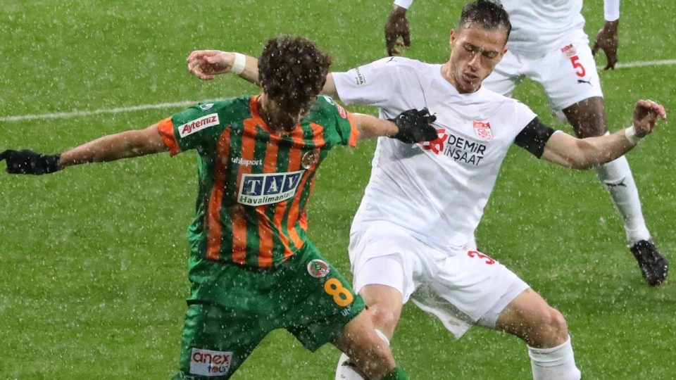 Alanyaspor Sivasspor’u ağırlıyor