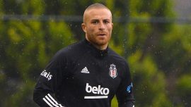 Beşiktaş'ta Gökhan Töre sakatlandı