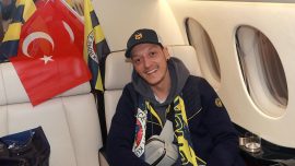 Mesut Özil'den galibiyet paylaşımı