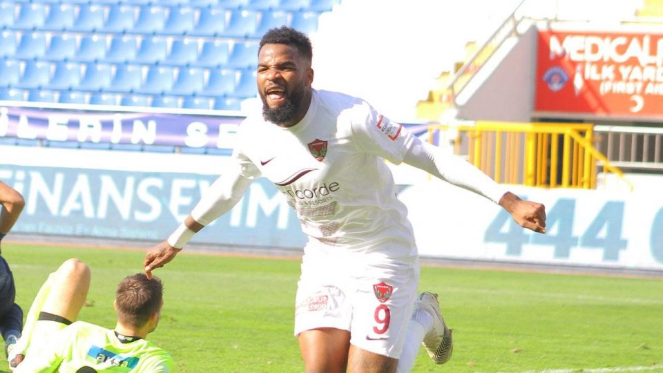 Aaron Boupendza Avrupa’nın zirvesinde
