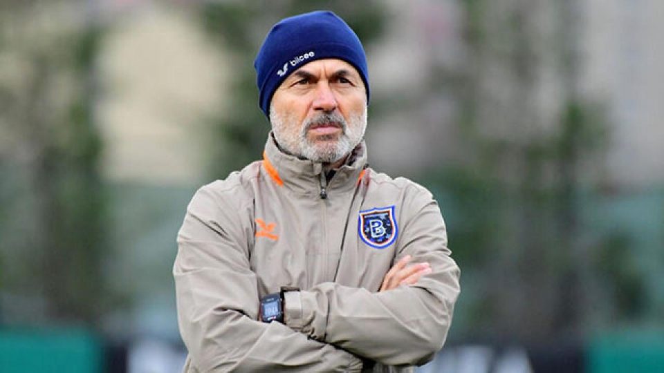 Aykut Kocaman, Medipol Başakşehir’de ilk antrenmanına çıktı