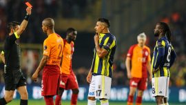 Derbide 362 kez hakemin eli cebine gitti