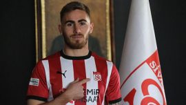 Kırmızı-beyazlı ekibin yeni transferi Tyler Boyd Sivas'ta