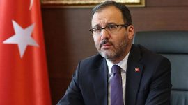 Bakan Kasapoğlu'ndan Lille'de forma giyen milli futbolculara tebrik
