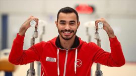 Milli cimnastikçi Ferhat Arıcan'dan altın madalya