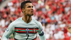 Ronaldo turnuva tarihine geçti