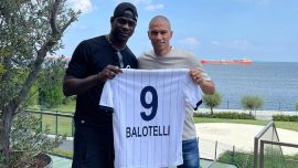 Balotelli 9 numaralı formayı giyecek