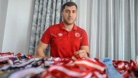 Beden eğitimi öğretmeni hentbolcu Romanya'ya transfer oldu