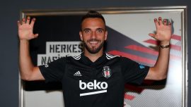Beşiktaş, Kenan Karaman'ı kadrosuna kattı