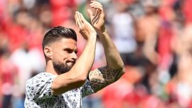 Milan, Olivier Giroud'yu kadrosuna kattı
