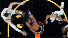 Phoenix Suns NBA final sersini 2-0'a getirdi