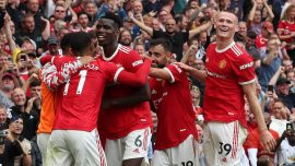 Manchester United'dan beş gollü açılış