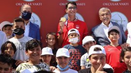 Mete Gazoz paralimpik okçularla bir araya geldi