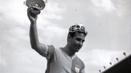 Türk futbolunun "Taçsız Kralı" Metin Oktay