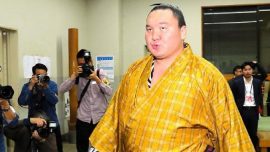 Japonya'nın başpehlivanı Hakuho sumoyu bıraktı
