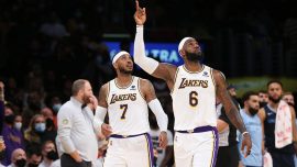 NBA'de Lakers ilk galibiyetini aldı