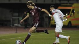 Stefan Kuntz 2 değişikliğe gitti