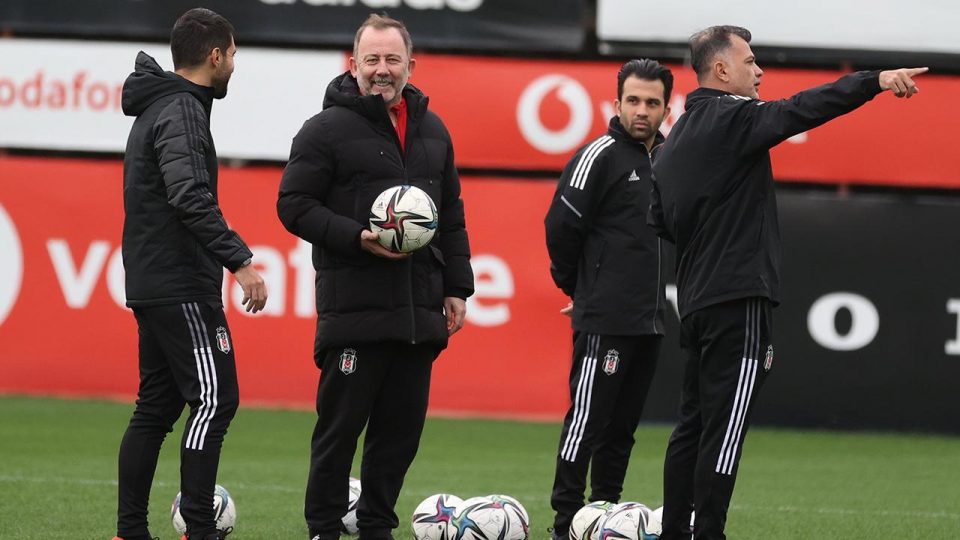 Beşiktaş kötü gidişata ‘dur’ demek istiyor