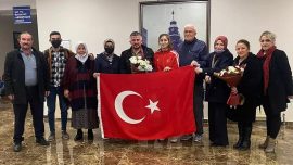 Dünya üçüncüsü Sinem'e coşkulu karşılama