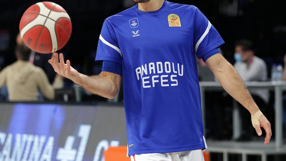 Anadolu Efes’te Tolga Geçim-Egemen Güven takası