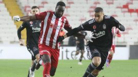 Sivasspor Beşiktaş'ı ağırlıyor