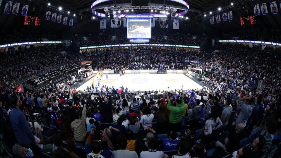 Anadolu Efes’ten Avrupa’da seyirci rekoru