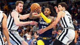 NBA'de Ja Morant kariyer rekoru kırdı
