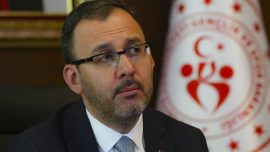 Bakan Kasapoğlu'ndan Bahçeşehir Koleji'ne tebrik