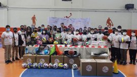 Sivas'ta öğrencilere spor malzemesi desteği