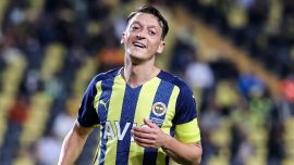 Mesut Özil: Kariyerimi Fenerbahçe'de noktalayacağım