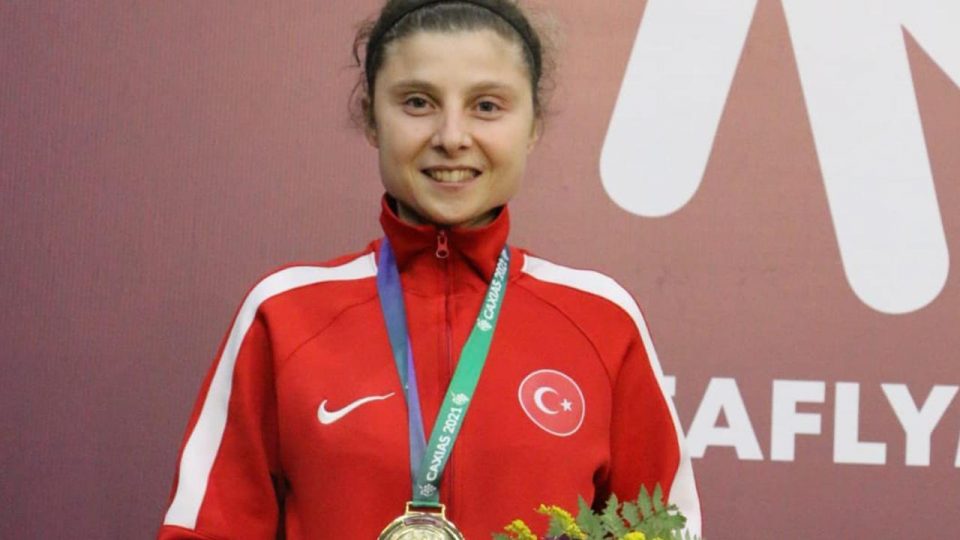 Milli tekvandocu Merve Yazıcı altın madalya kazandı