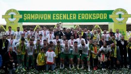 TFF 2. Lig'e yükselen Esenler Erokspor şampiyonluğunu kutladı