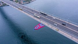 Trabzonspor bayrağı İstanbul Boğazı'nda