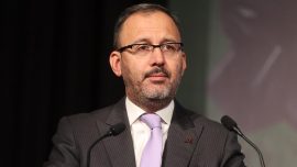 Bakan Kasapoğlu’ndan A Milli Erkek Voleybol Takımı'na tebrik